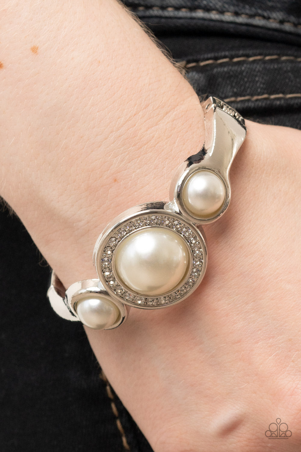 Debutante Daydream - White Bangle-Like Hinge