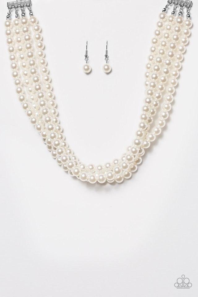 Vintage Romance - White Pearl Choker