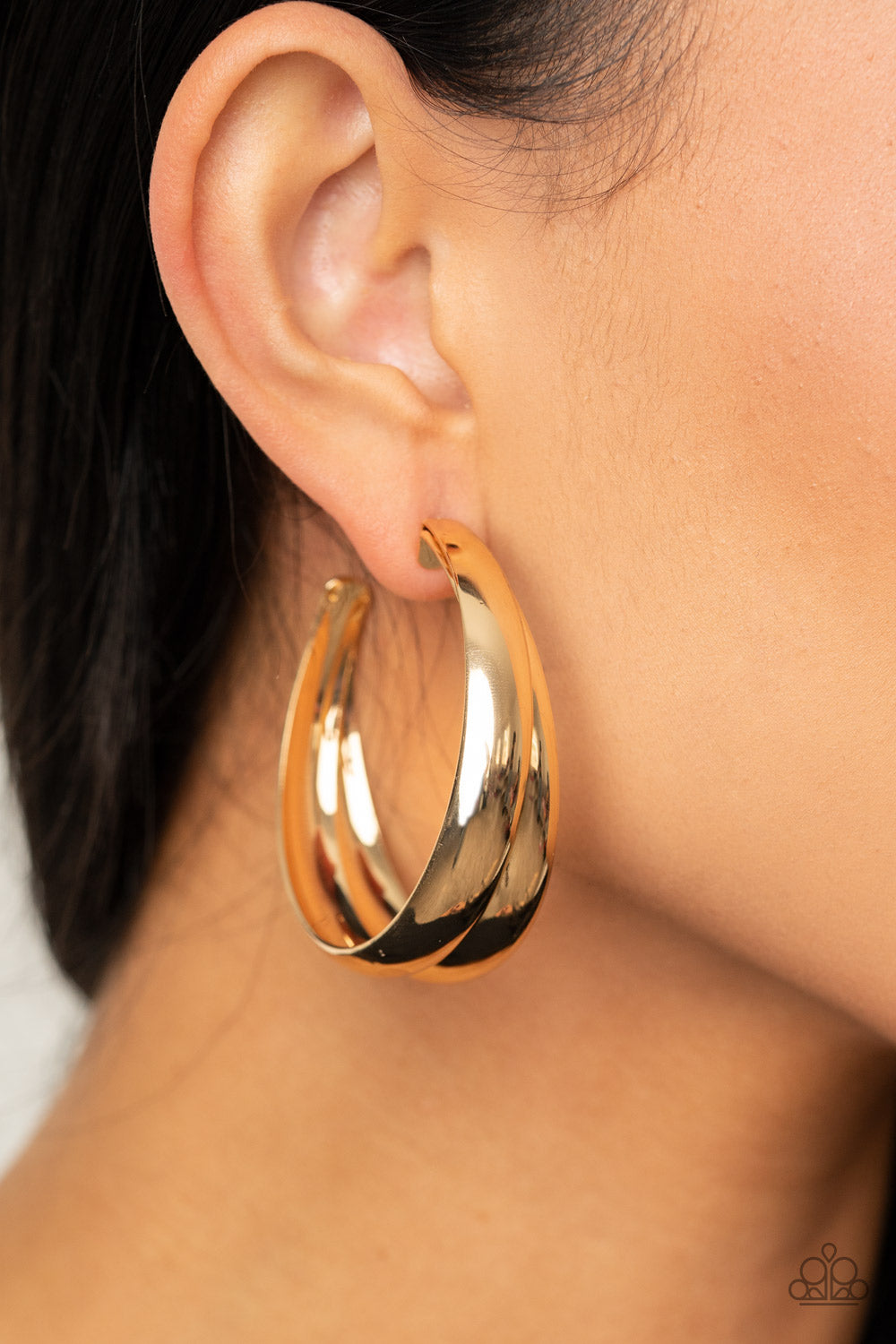 Colossal Curves - Gold Hoop